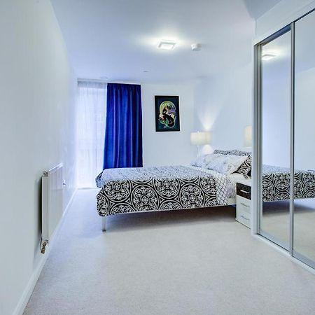 Luxury 2 Bed Flat In A New Block In East Acton Apartamento Londres Exterior foto