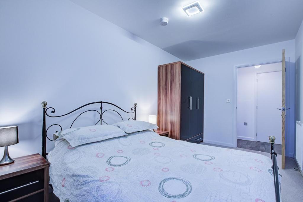 Luxury 2 Bed Flat In A New Block In East Acton Apartamento Londres Exterior foto