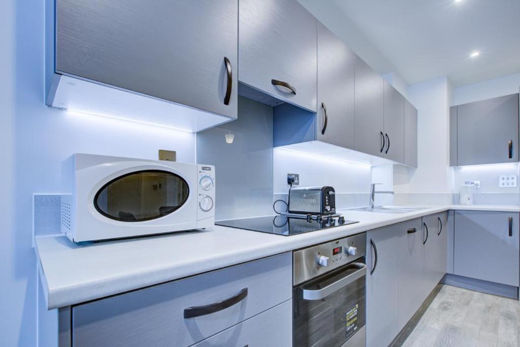 Luxury 2 Bed Flat In A New Block In East Acton Apartamento Londres Exterior foto
