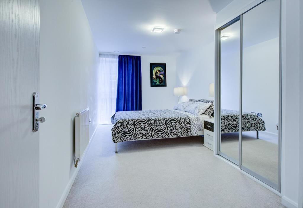 Luxury 2 Bed Flat In A New Block In East Acton Apartamento Londres Exterior foto